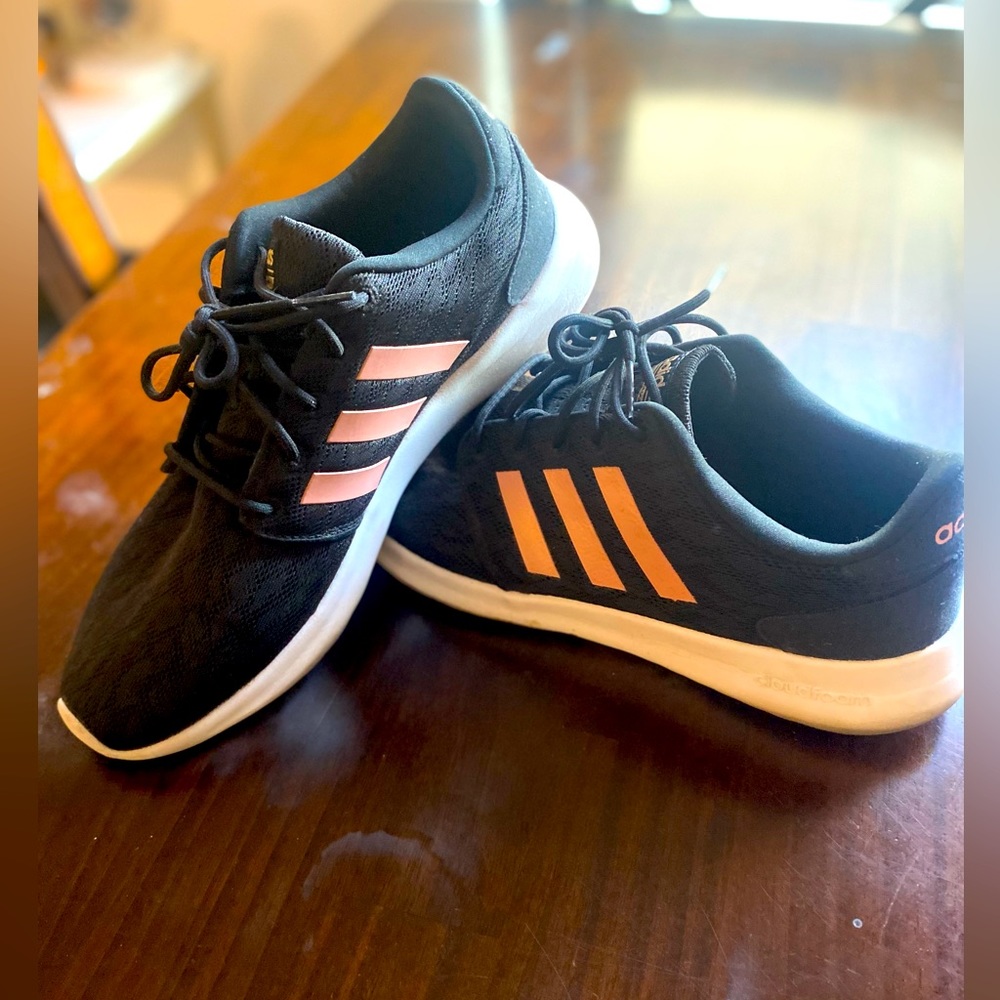Adidas tennis shoes used size 10